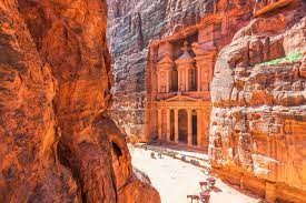 JOUR 2: Dimanche: AMMAN- JERASH - AJLOUN - PETRA (360KM) (B, L, D)